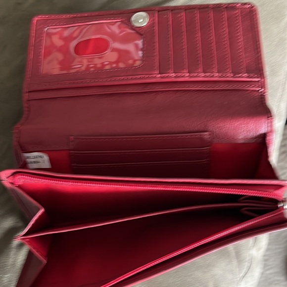 Red Wallet - Picture 5 of 6